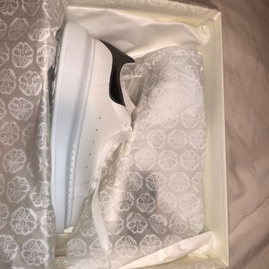 Alexander McQueen oversized sneaker